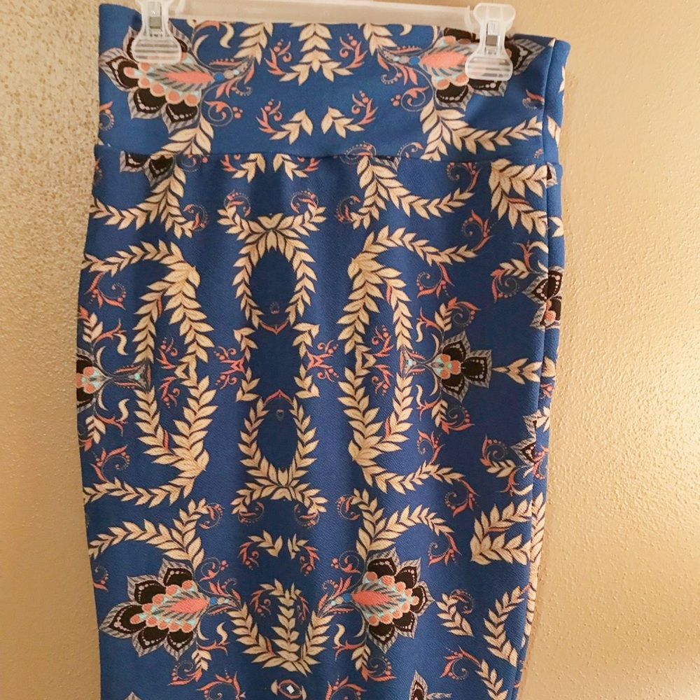 Lularoe Cassie small